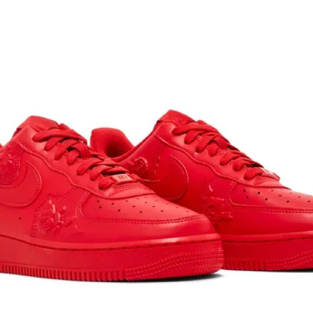 Brand New 2025 Nike Wmns Air Force 1 '07 'Red Roses' size 9.5 - Picture 3 of 3